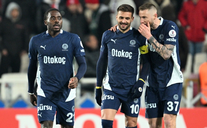 mustafa denizli fenerbahce oyun olarak galatasarayin gerisinde O8y3GktT