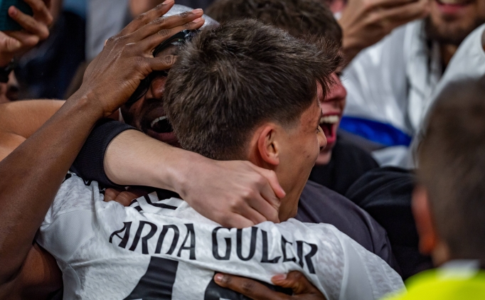 real madrid taraftari ardayi birakamiyor n2mfM3EK