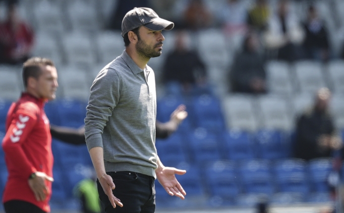selcuk inan fenerbahce macinda tribunde mUGHZBUS