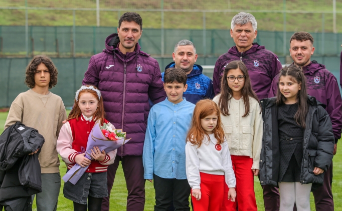 trabzonsporda 23 nisan kutlmasi