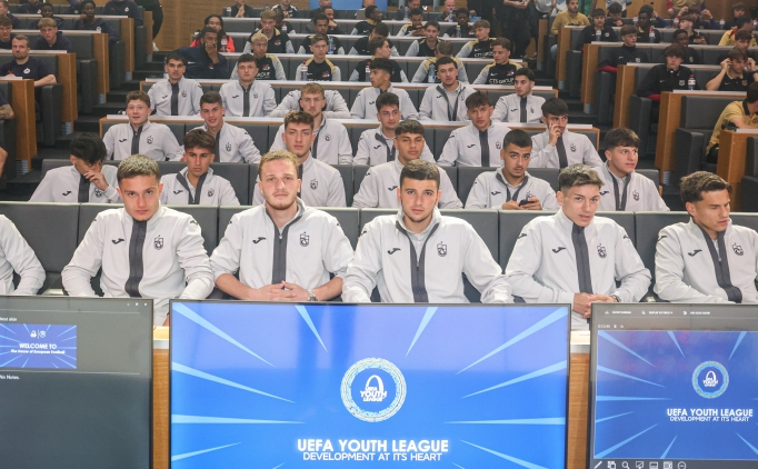 uefa genclik liginde yari final oynayan futbolcular icin kariyer egitimi duzenledi BfdvK1nR