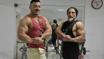 vucut gelistirme sporcusu ogrencisiyle uluslararasi basariya odaklandi rz1hYPaq