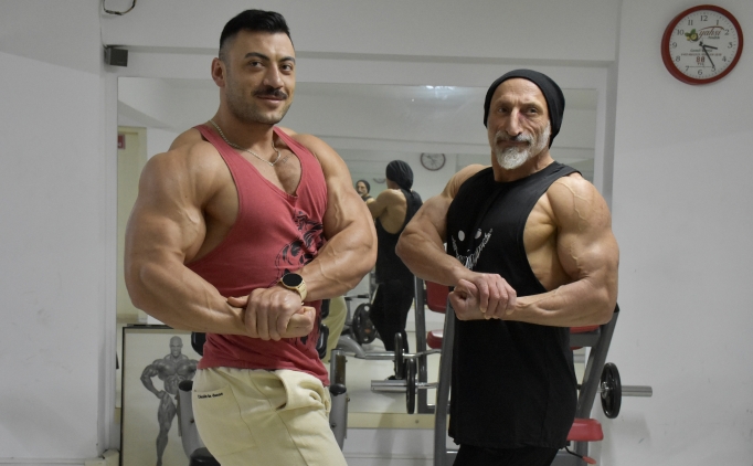 vucut gelistirme sporcusu ogrencisiyle uluslararasi basariya odaklandi rz1hYPaq