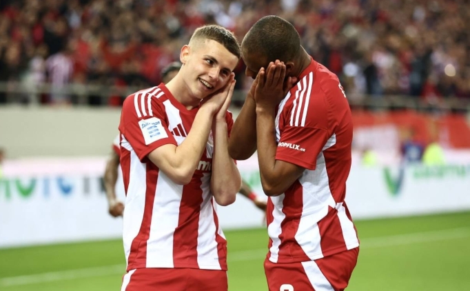 yunanistanda sampiyon olympiakos wQkVz2CC