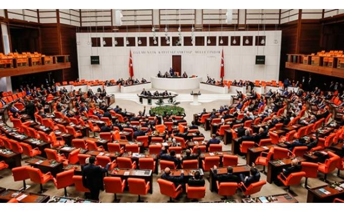 15 temmuz özel sektör ve kamu kurumlarına tatil mi, nereler kapalı olacak? 1 15 temmuz ozel sektor ve kamu kurumlarina tatil mi nereler kapali olacak gqktISuR