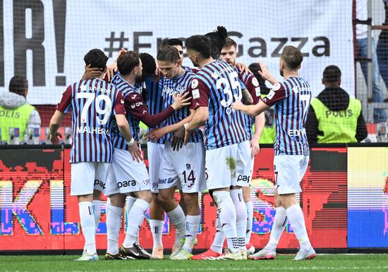 4 3luk macta kazanan trabzonspor ligde seriye bagladi 2 AF6OIF4z