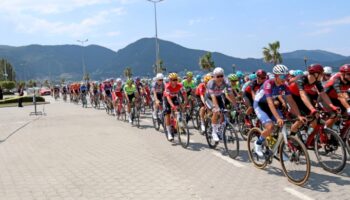 60 cumhurbaskanligi turkiye bisiklet turunda 3 etabin starti verildi N5ny7vmk