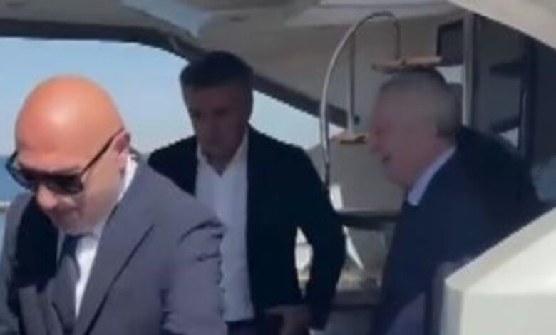 Aziz Yıldırım ile Hakan Bilal Kutlualp Divan Kurulu'na aynı teknede geldi 1 aziz yildirim ile hakan bilal kutlualp divan kuruluna ayni teknede geldi U4pRWLzT