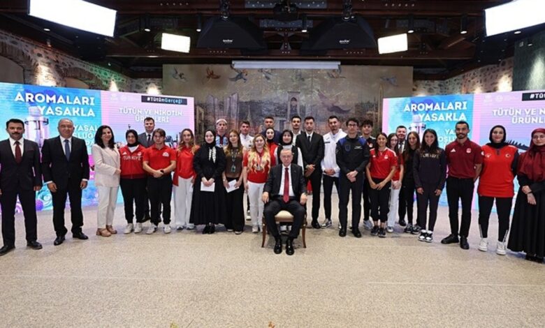 baskan erdogan genclerle ve sporcularla bulustu WV2ZYSPZ