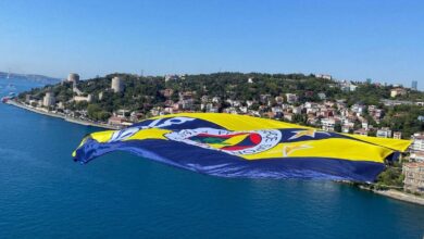 basketbol super ligi sampiyonu fenerbahce bekonun bayraklari koprulere asildi qUZ6YWj7
