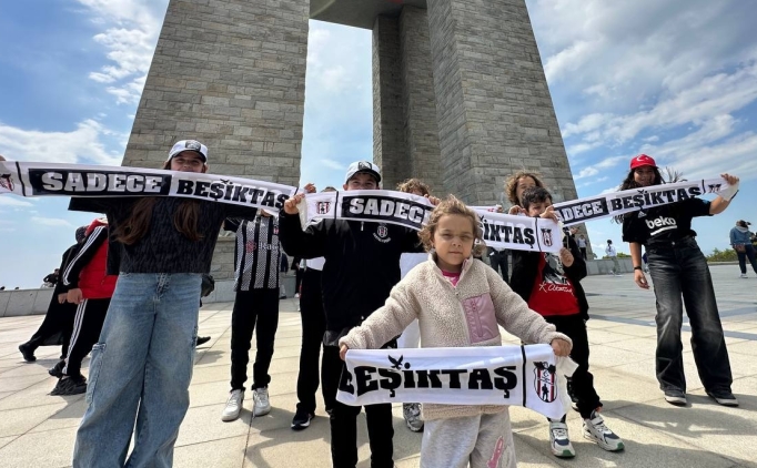besiktas taraftarlari canakkale sehitler abidesini ziyaret etti PNl2ZaRy