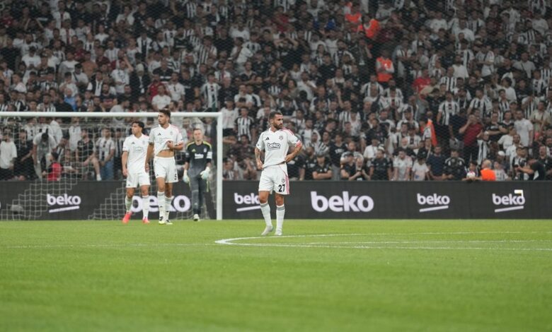 Beşiktaş tribünlerinde 'Sergen Yalçın' sesleri! Taraftarlar takıma tepki gösterdi 1 besiktas tribunlerinde sergen yalcin sesleri taraftarlar takima tepki gosterdi F5XjAxt6