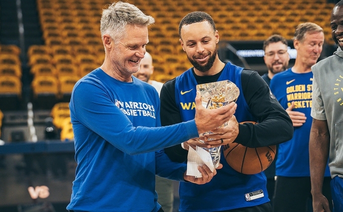curry 2024 25 twyman stokes yilin takim arkadasi odulunu kazandi