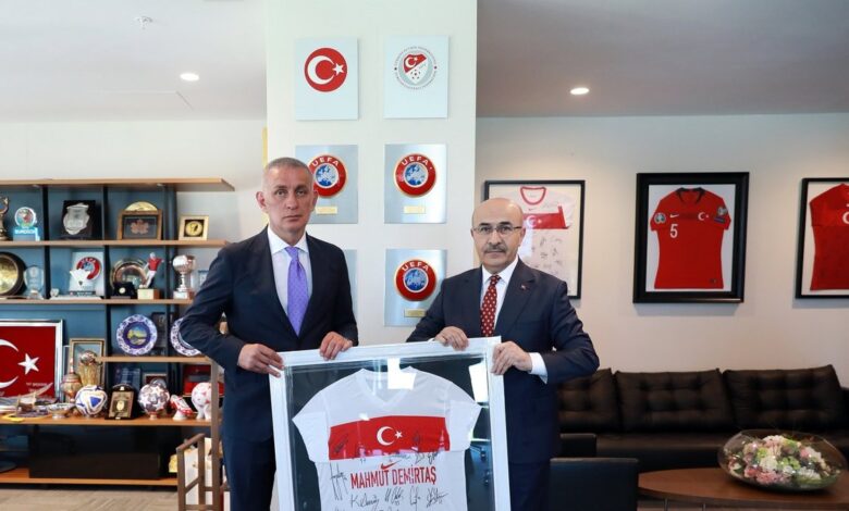 Emniyet Genel Müdürü Mahmut Demirtaş'tan TFF Başkanı İbrahim Hacıosmanoğlu'na ziyaret 1 emniyet genel muduru mahmut demirtastan tff baskani ibrahim haciosmanogluna ziyaret 4VpRmHEp