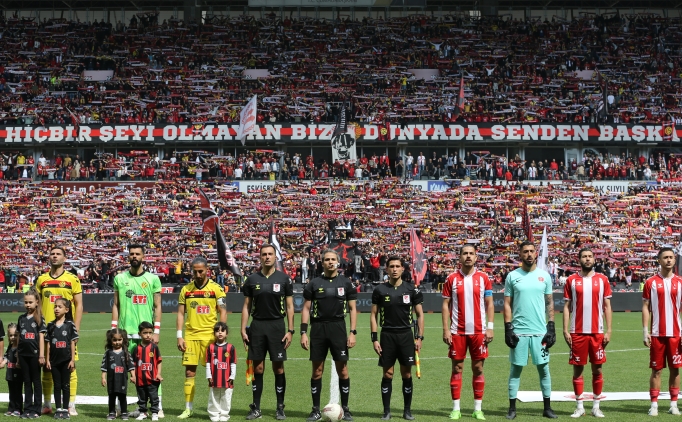 Eskişehirspor'un Bölgesel Amatör Lig maçını 33 bin 247 seyirci izledi 1 eskisehirsporun bolgesel amator lig macini 33 bin 247 seyirci izledi Ak5XAakq