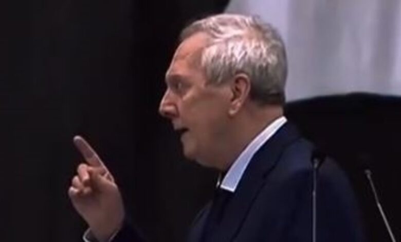 Fenerbahçe Divan Kurulu'nda tansiyon yükseldi! Aziz Yıldırım ve Hamdi Akın... 1 fenerbahce divan kurulunda tansiyon yukseldi aziz yildirim ve hamdi akin qdnmtCCI