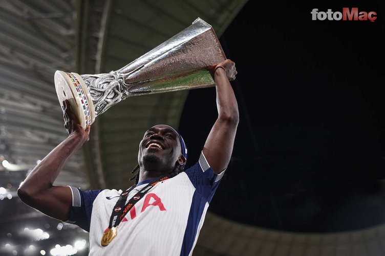 fenerbahce ve galatasaraydan tarihi transfer savasi yves bissouma 7 liKkzw3g