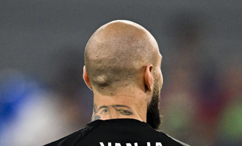 Fenerbahçe'ye transferde Napoli şoku! Livakovic'in yerine gelecekti 1 fenerbahceye transferde napoli soku livakovicin yerine gelecekti scGvjzRF