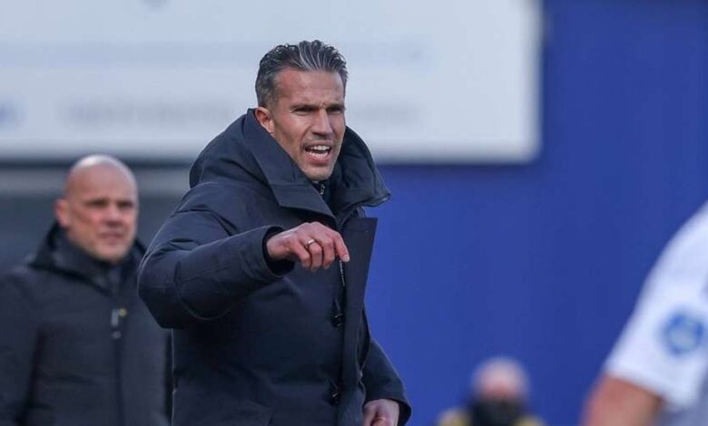 Feyenoord Teknik Direktörü Robin van Persie'den flaş kura yorumu: Fenerbahçe'yi görünce... 1 feyenoord teknik direktoru robin van persieden flas kura yorumu fenerbahceyi gorunce hBCi5t3H