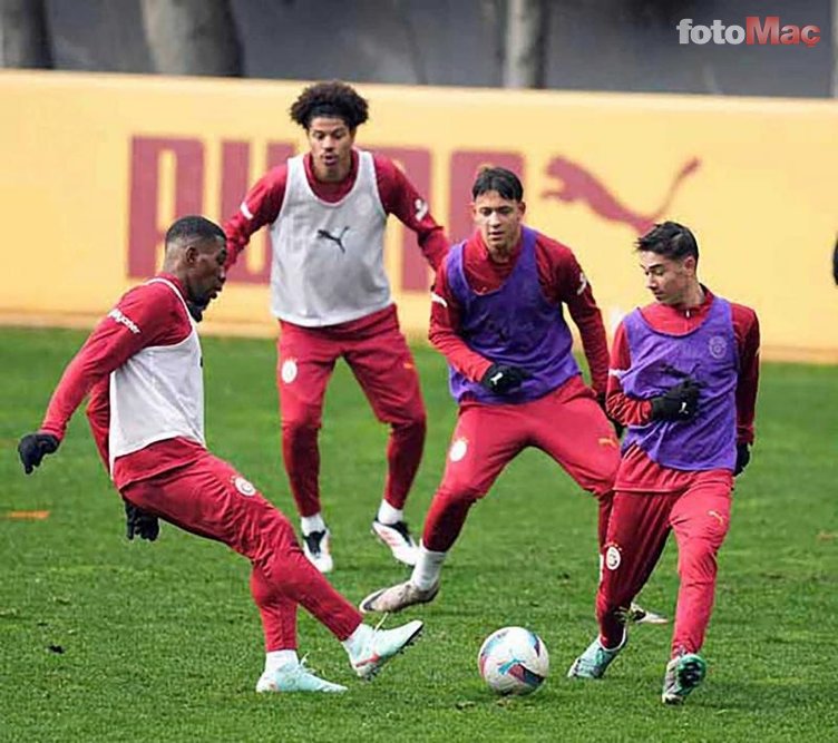 galatasarayda davinson sanchezden carlos cuesta icin flas sozler 4 E19MeS3w
