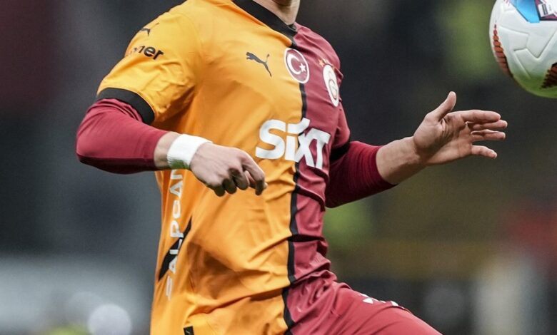 Galatasaray'da iç transfer gelişmesi! Menajeri problem çıkarmıştı 1 galatasarayda ic transfer gelismesi menajeri problem cikarmisti T8t8Jva1