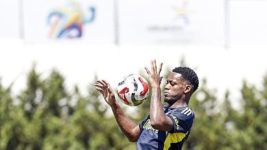 jhon duran fenerbahcede ilk antrenmanina cikti 7StJ97Cn