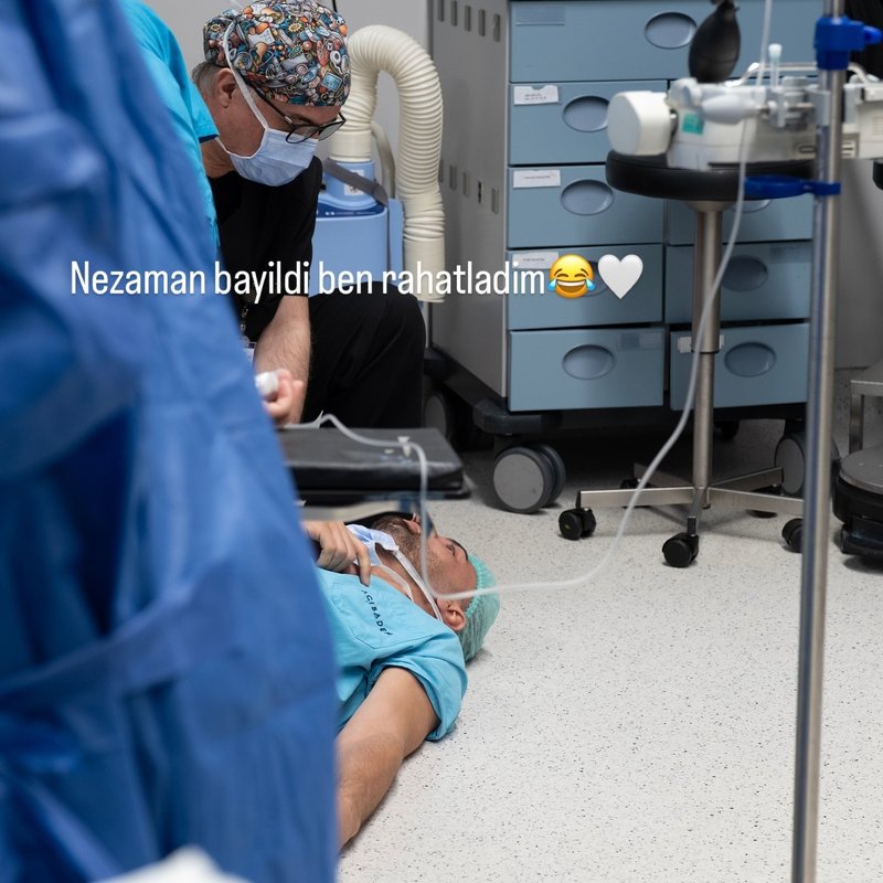 serdar dursun esinin dogumunda bayildi 0 UJUzVhrU