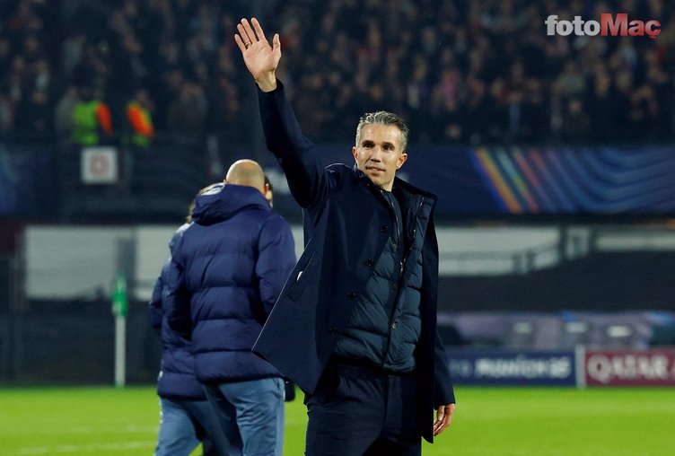 feyenoord cephesinden fenerbahceye buyuk mujde van persie duyurdu 1 u9uEVDvZ
