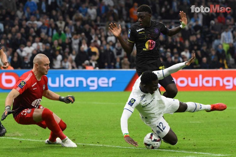 galatasaraydan savunmaya surpriz transfer okan burukun jokeri olacak 4 DuICsJd6