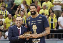 mvp 1 yil daha fenerbahcede gEWNY2ds