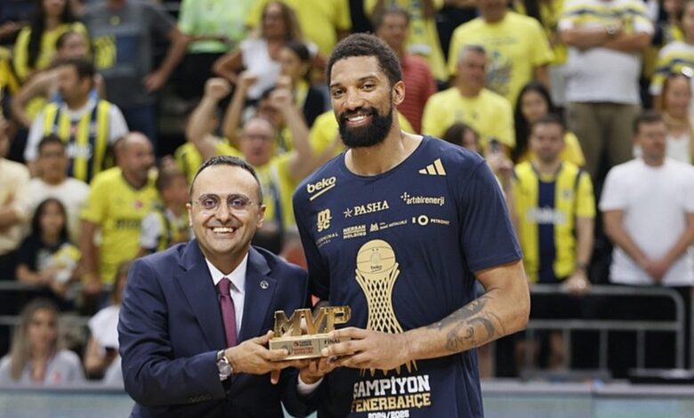 mvp 1 yil daha fenerbahcede gEWNY2ds